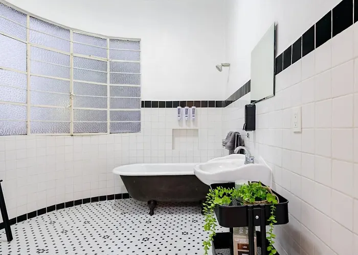 Сasa de vacaciones Huge For 23, Rare Indoor Garden Near Hotspots