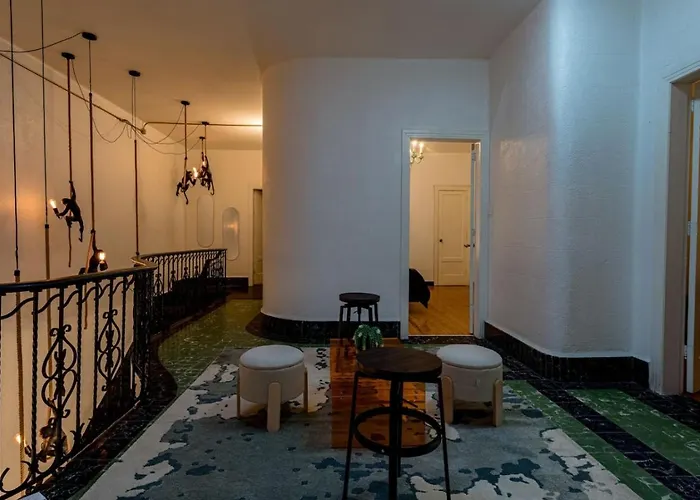 Huge For 23, Rare Indoor Garden Near Hotspots *