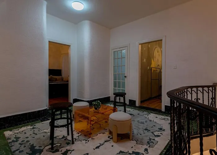 Huge For 23, Rare Indoor Garden Near Hotspots Сasa de vacaciones