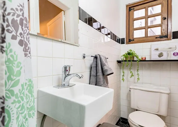 Huge For 23, Rare Indoor Garden Near Hotspots *